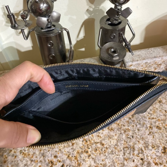 💕Michael Kors signature logo wallet clutch - Picture 11 of 11